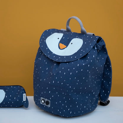 A light, roomy mini drawstring backpack featuring Mr. Penguin design. Water repellent, machine washable, 100% cotton material. Ideal for kids' adventures. Dimensions: 30 x 23 cm, 5 l capacity. Age: 3+.