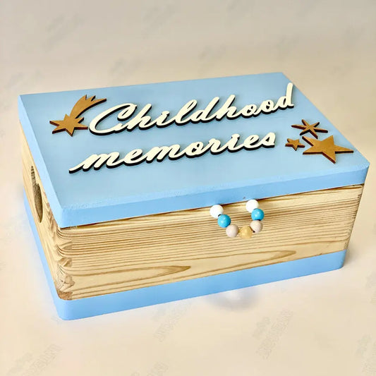 Handmade wooden memory box with cut-out hearts, adorned with a colorful silicone bead handle. Ideal for storing baby accessories and special mementos. Unique gift for celebrating precious moments.