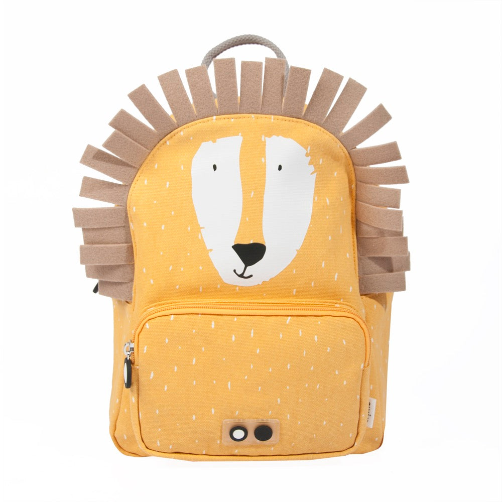 A yellow lion-faced backpack for kids, featuring adjustable straps, chest strap, water repellent coating, and spacious compartments. Ideal for ages 3+. Dimensions: 31 x 23 x 10 cm, 7.5 l capacity.