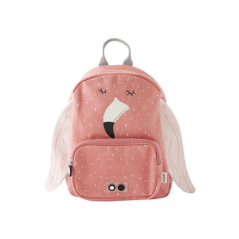 A pink backpack featuring a bird design, ideal for kids' adventures. Adjustable padded straps, chest strap, water-repellent coating, spacious compartments, and a name tag inside. Dimensions: 31 x 23 x 10 cm.